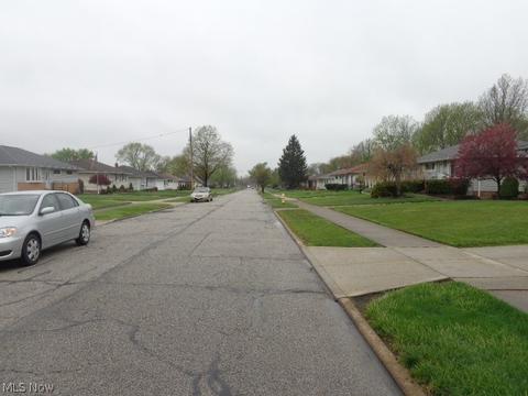 10980 Kader Dr, Parma, OH 44130 photo 28