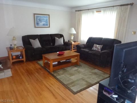 10980 Kader Dr, Parma, OH 44130 photo 7