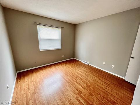 1582 Breiding Rd, Akron, OH 44310 photo 4
