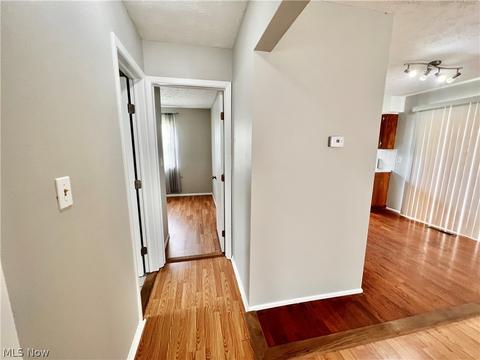 1582 Breiding Rd, Akron, OH 44310 photo 8