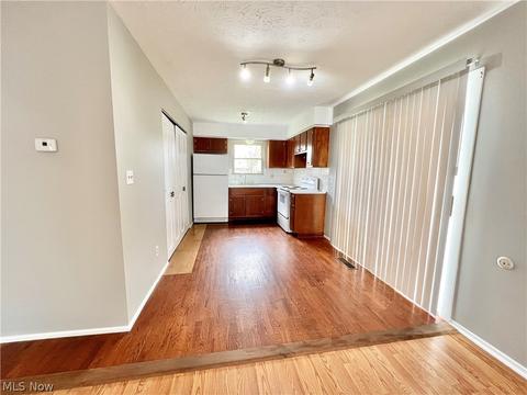 1582 Breiding Rd, Akron, OH 44310 photo 5