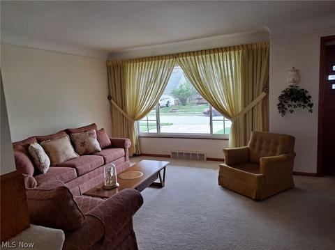 326 E 271st St, Euclid, OH 44132 photo 11