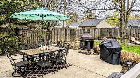 8261 Lanmark Dr, Mentor, OH 44060 photo 4