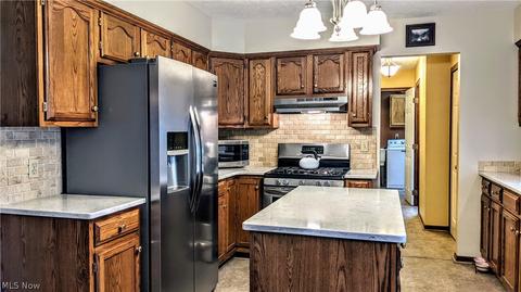 8261 Lanmark Dr, Mentor, OH 44060 photo 7