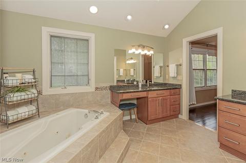 33096 Lisa Ln, Solon, OH 44139 photo 23