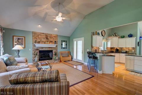 9376 Ivan Pl, Mentor, OH 44060 photo 4