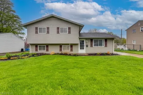 907 Delaware Ave, Elyria, OH 44035 photo 1