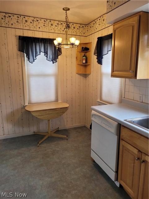 8218 Essen Ave, Parma, OH 44129 photo 2