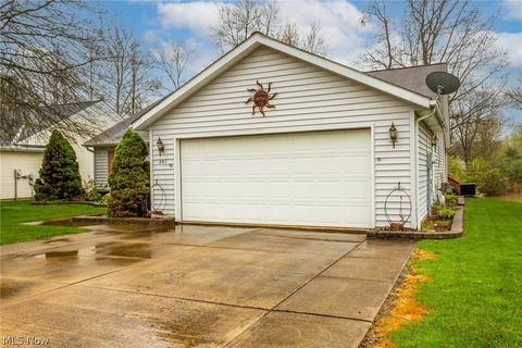 247 Forest Park Dr, Lagrange, OH 44050 photo 2