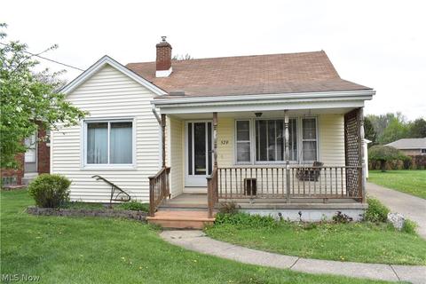 579 Maplewood Ave, Struthers, OH 44471 photo 1