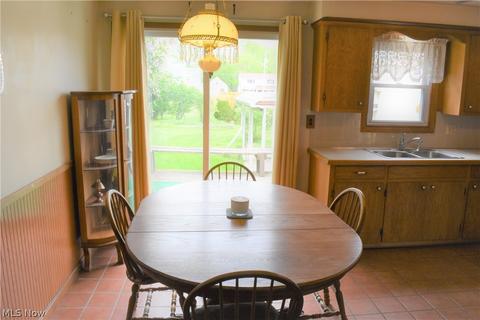 579 Maplewood Ave, Struthers, OH 44471 photo 8