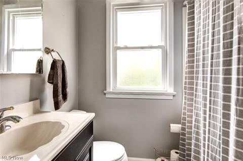 30348 Harrison St, Willowick, OH 44095 photo 9