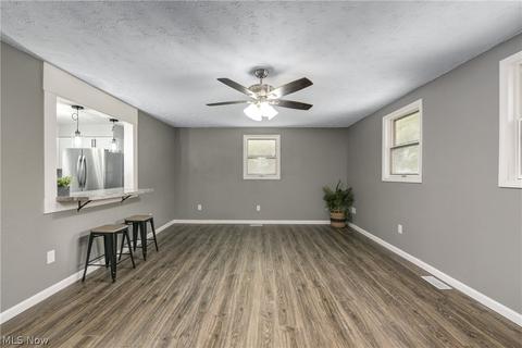 288 E 44th St, Lorain, OH 44052 photo 7