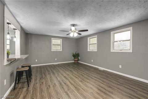 288 E 44th St, Lorain, OH 44052 photo 8