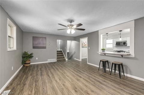 288 E 44th St, Lorain, OH 44052 photo 9