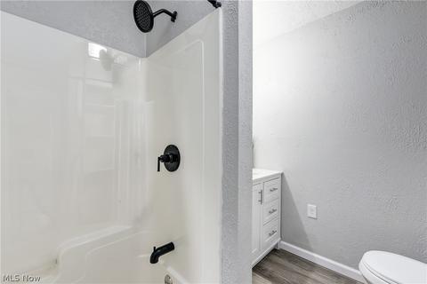 288 E 44th St, Lorain, OH 44052 photo 5