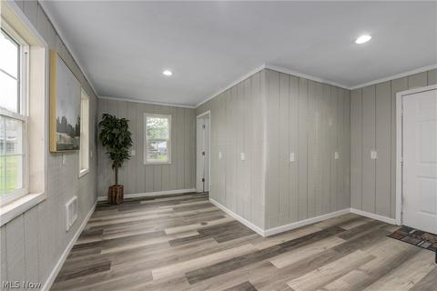 288 E 44th St, Lorain, OH 44052 photo 4