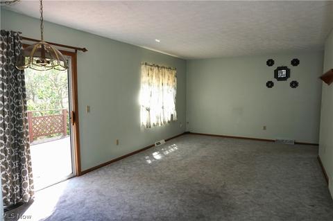 709 Bedford Ave, Elyria, OH 44035 photo 4