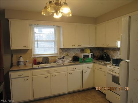 4916 Dunsmore Ave, Ashtabula, OH 44004 photo 2