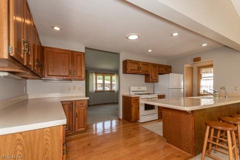 11275 Johnson Dr, Parma, OH 44130 photo 2