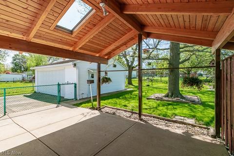 11275 Johnson Dr, Parma, OH 44130 photo 8