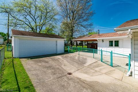 11275 Johnson Dr, Parma, OH 44130 photo 6