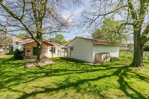 11275 Johnson Dr, Parma, OH 44130 photo 9