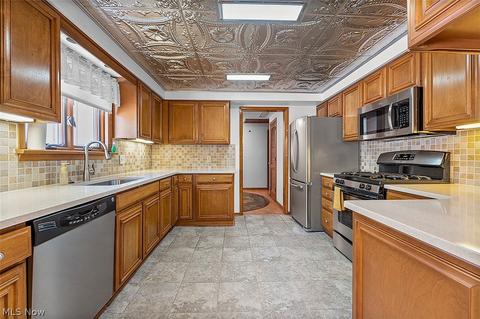 3635 Kolbe Rd, Lorain, OH 44053 photo 4