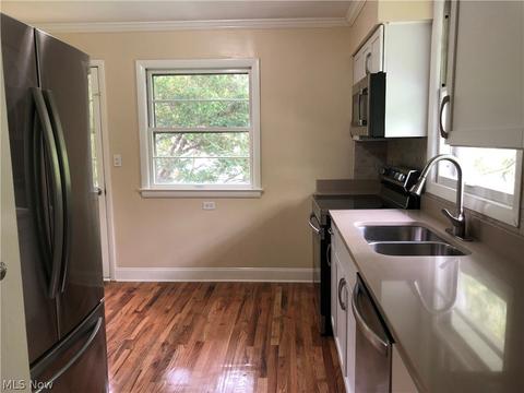 5577 Valley Ln, Solon, OH 44139 photo 4
