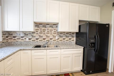 700 Willow Dr, Euclid, OH 44132 photo 10