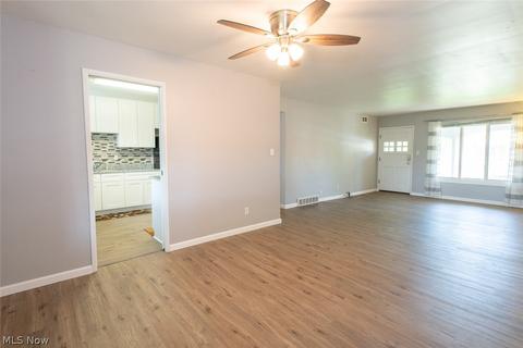 700 Willow Dr, Euclid, OH 44132 photo 5