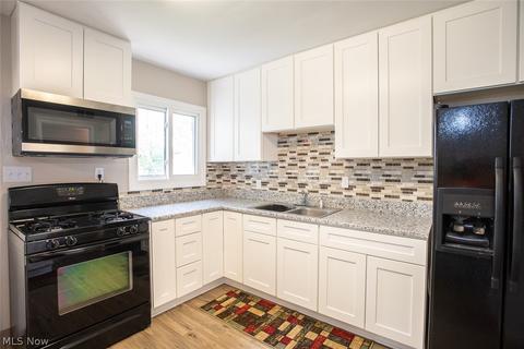 700 Willow Dr, Euclid, OH 44132 photo 9