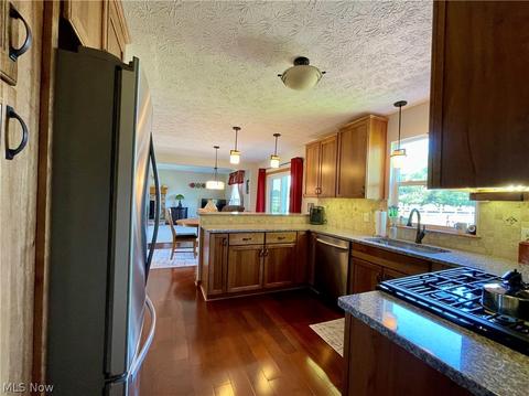 8653 Markley Dr, Wadsworth, OH 44281 photo 5