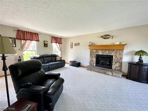 8653 Markley Dr, Wadsworth, OH 44281 photo 9