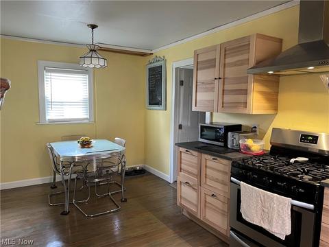 272 E Willowview Dr, Akron, OH 44319 photo 10