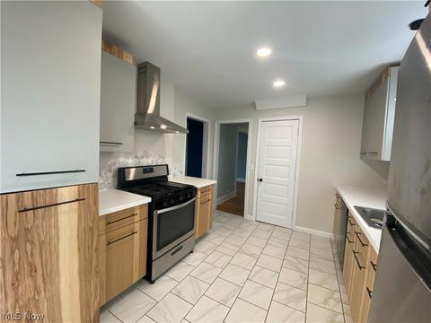 1721 E 32nd St, Lorain, OH 44055 photo 6