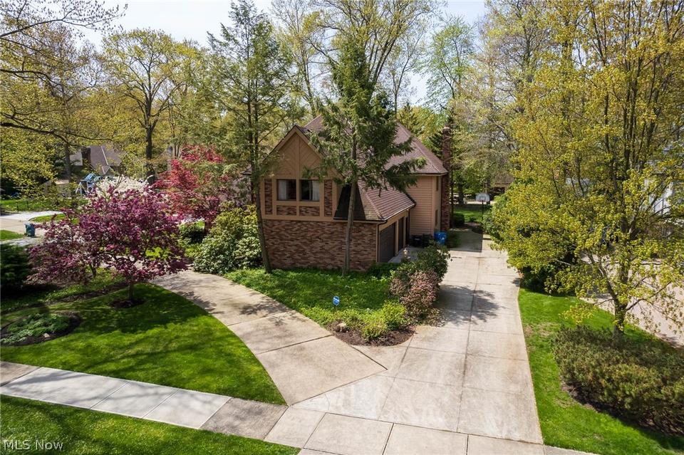 31159 Huntington Woods Pkwy, Bay Village, OH 44140 35 Photos MLS