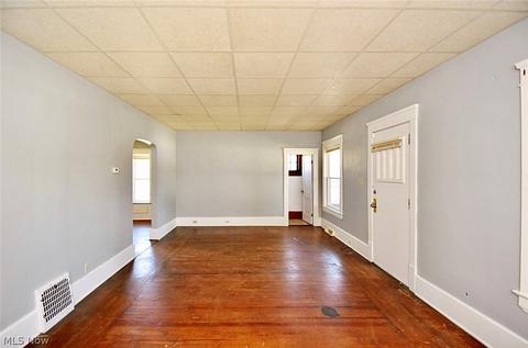 351 E Glenwood Ave, Akron, OH 44310 photo 16