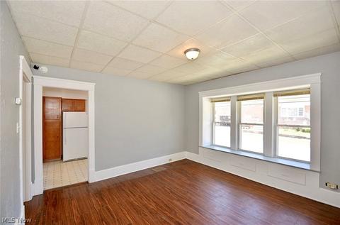 351 E Glenwood Ave, Akron, OH 44310 photo 11