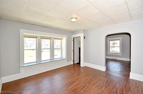 351 E Glenwood Ave, Akron, OH 44310 photo 12