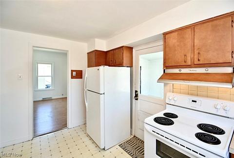 351 E Glenwood Ave, Akron, OH 44310 photo 5