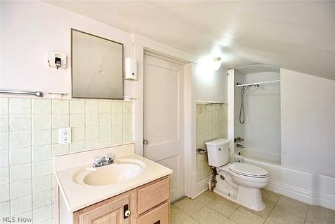 351 E Glenwood Ave, Akron, OH 44310 photo 18