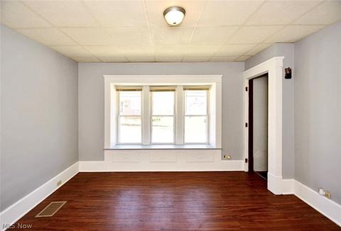 351 E Glenwood Ave, Akron, OH 44310 photo 10