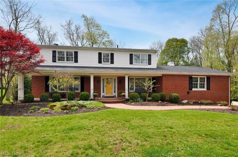 735 Treecrest Dr, Akron, OH 44333 photo 1