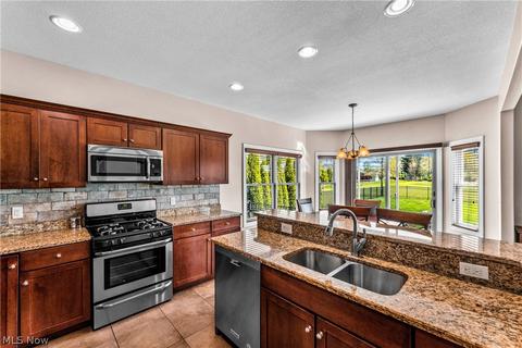 526 Berklee Dr, Youngstown, OH 44512 photo 12