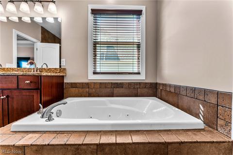 526 Berklee Dr, Youngstown, OH 44512 photo 17