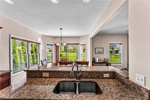 526 Berklee Dr, Youngstown, OH 44512 photo 11