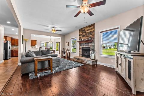 526 Berklee Dr, Youngstown, OH 44512 photo 4