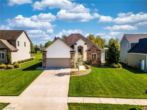 526 Berklee Dr, Youngstown, OH 44512 photo 2