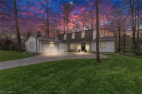 696 Briarcliff Dr, Aurora, OH 44202 photo 1
